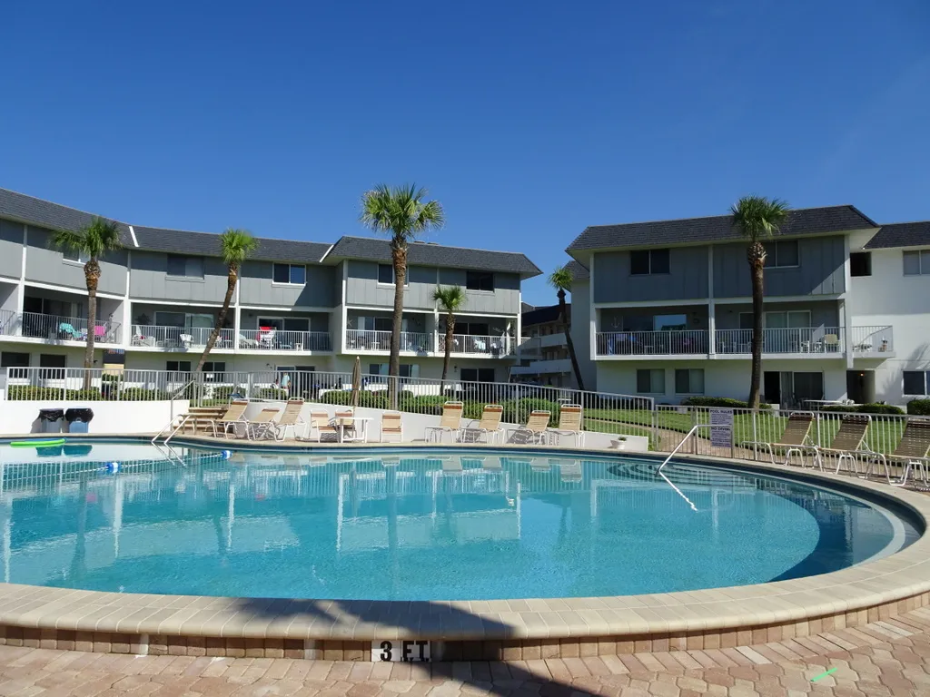 09-ormondholidayclub_library_21