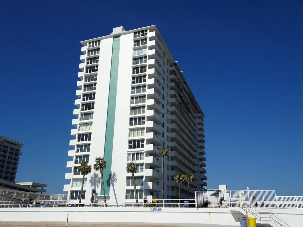 13-towers-condo_library_29